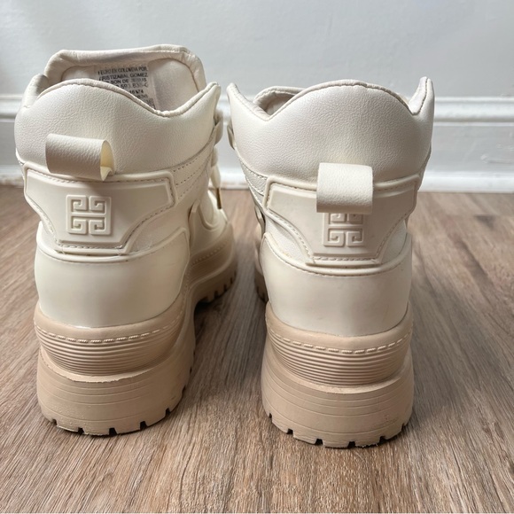 Stylish Cream Women's Boots - Picture 2 of 6